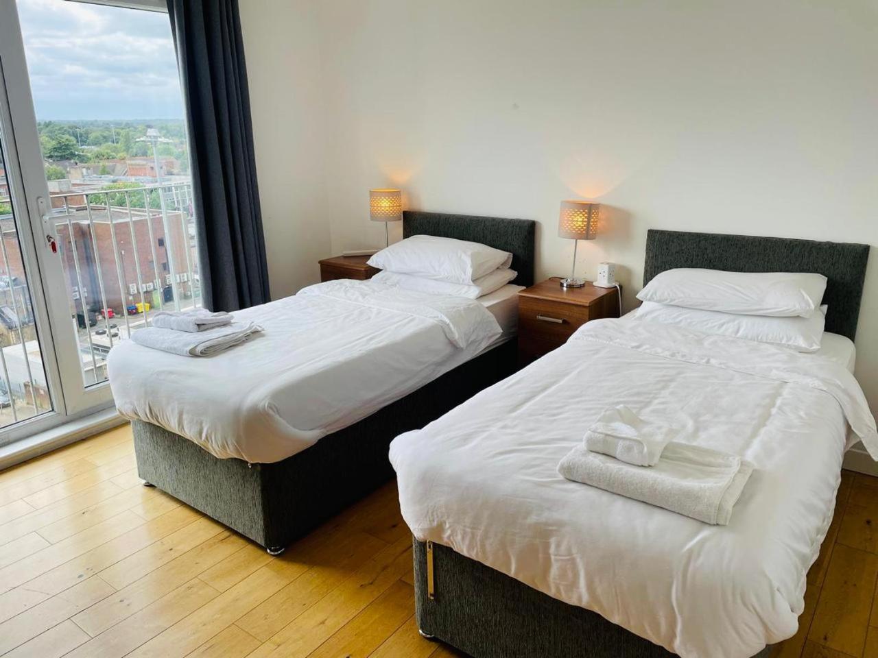 Watford Centre - Luxury Penthouse Apartment Exterior photo