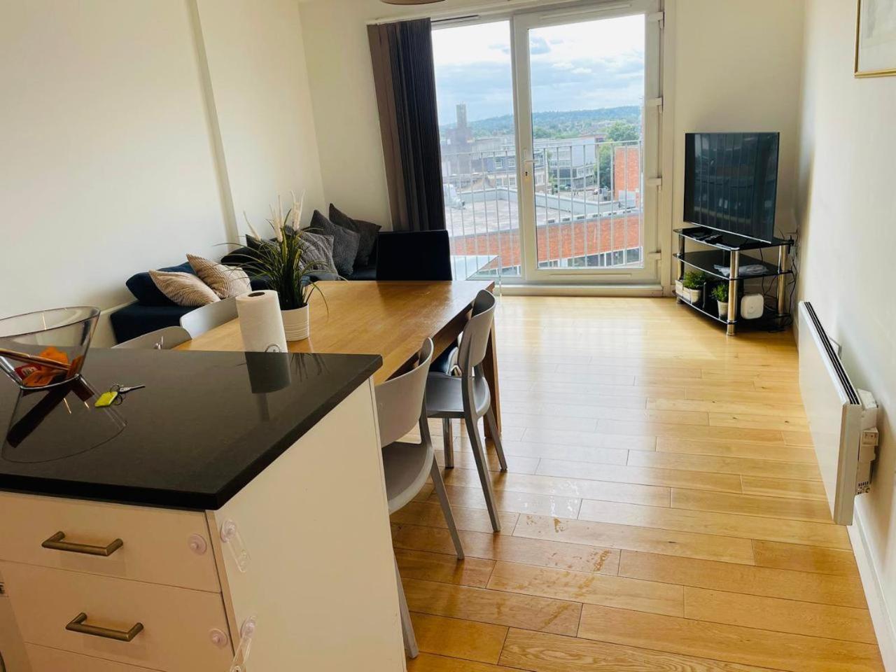 Watford Centre - Luxury Penthouse Apartment Exterior photo